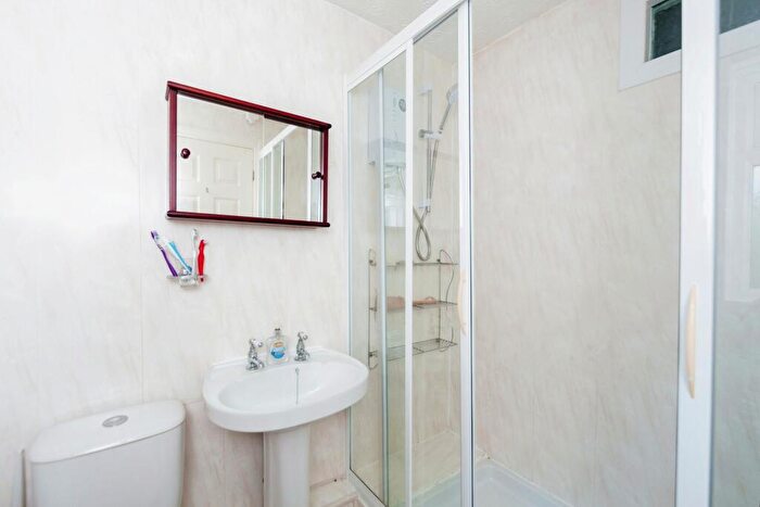 3 Bedroom Bungalow For Sale In Orchard Haven, Great Sutton, Ellesmere Port, Cheshire, CH66