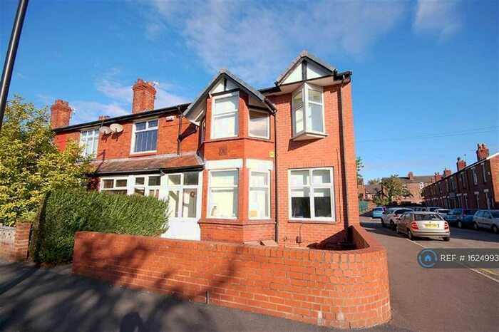 2 Bedroom Flat To Rent In School Lane, Manchester, M20