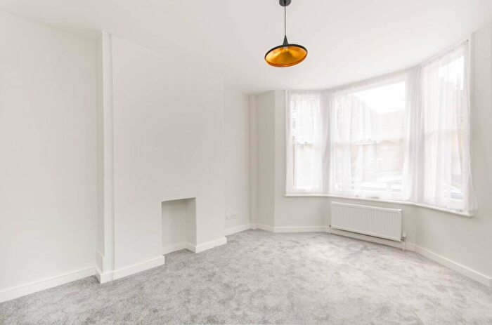 2 Bedroom Flat To Rent In Tunley Road, , Harlesden, London, NW10