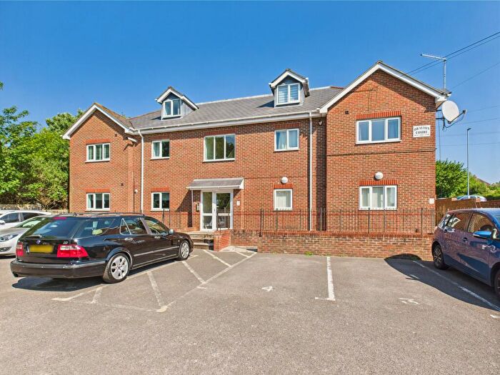 2 Bedroom Flat For Sale In Waterworks Road, Farlington, Portsmouth, PO6