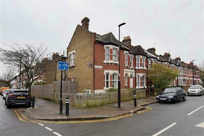 Studio To Rent In Chester Road, London, N17