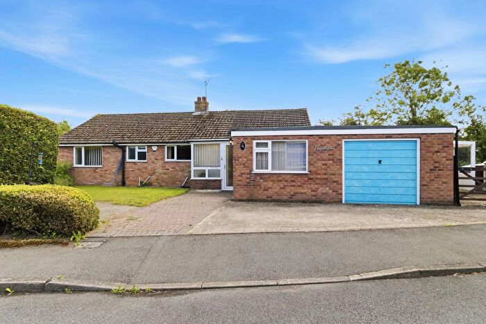 4 Bedroom Bungalow For Sale In Court Lea, Holly Green, Upton Upon Severn, WR8