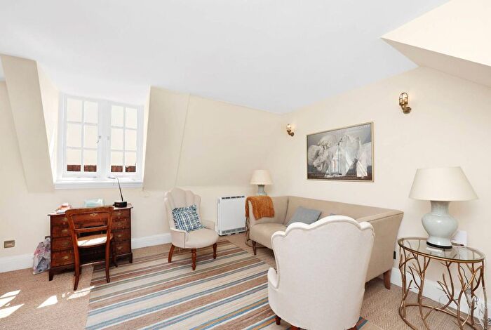 1 Bedroom Flat For Sale In Clapham Road, Oval, London, SW9