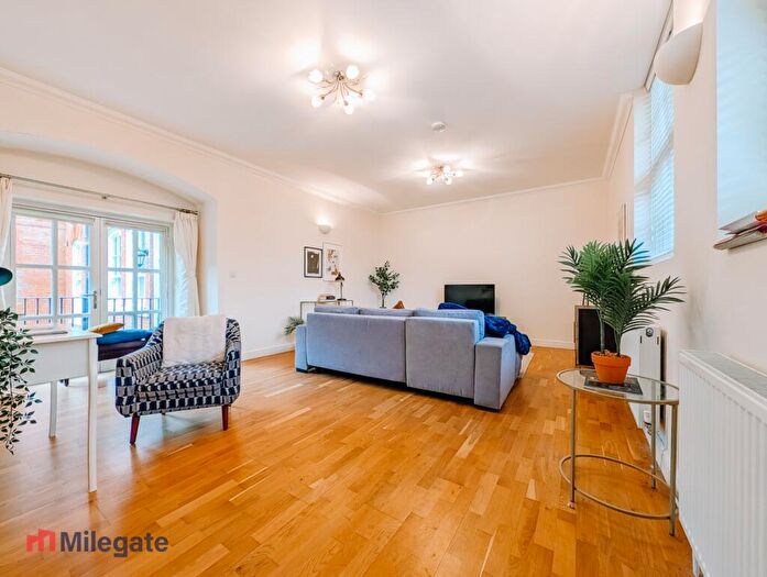 2 Bedroom House To Rent In Lidgould Grove, Ruislip, HA4