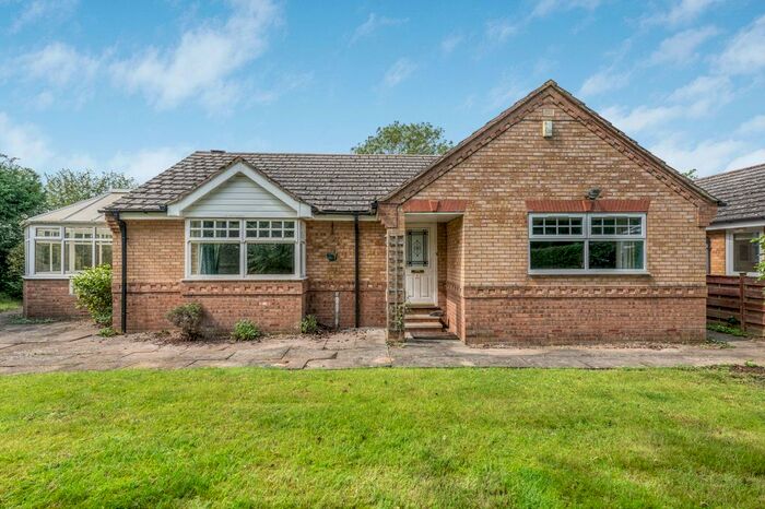 3 Bedroom Detached Bungalow For Sale In Tiplady Close, Easingwold, York, YO61