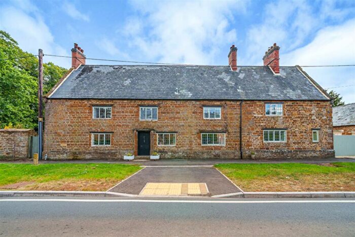 6 Bedroom House For Sale In Banbury Road, Charwelton, Daventry, NN11