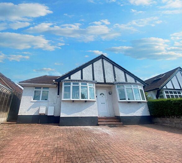4 Bedroom Detached Bungalow To Rent In Harefield Road, Uxbridge, UB8