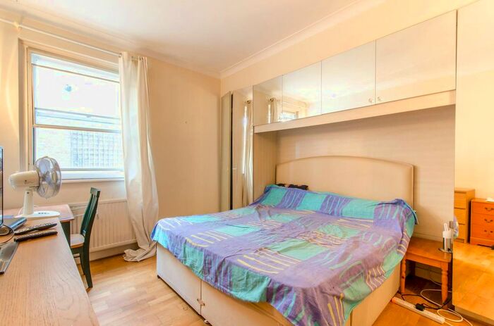 2 Bedroom Flat To Rent In Queens Grove, St John's Wood, London, NW8