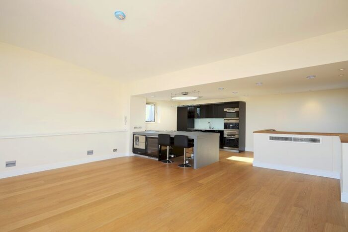 3 Bedroom Flat To Rent In Consort Rise House, - Buckingham Palace Road, Belgravia, London, SW1W