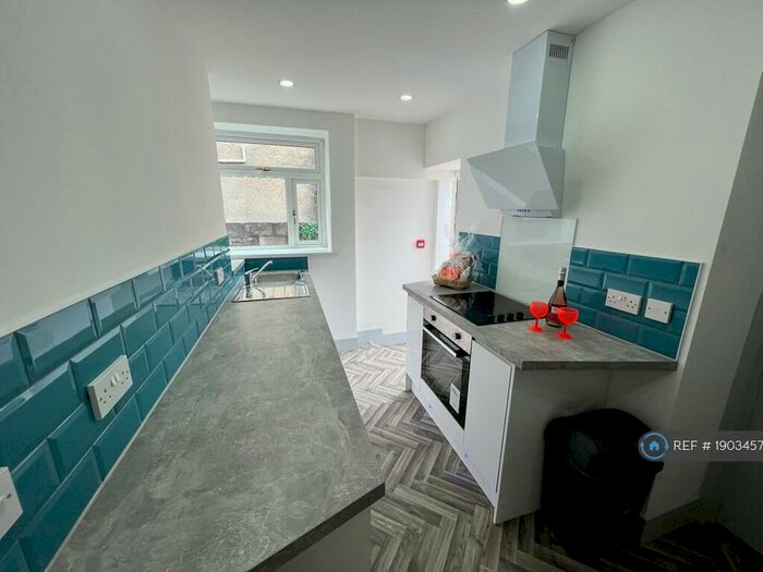 2 Bedroom Flat To Rent In Woodville Road, Cardiff, CF24