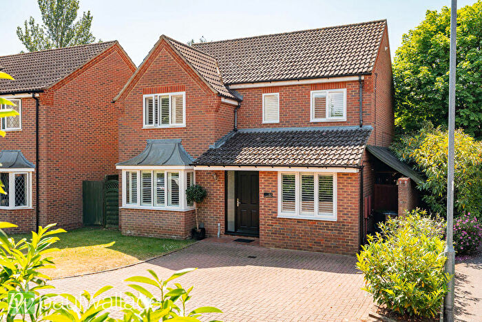 4 Bedroom Detached House For Sale In Pulham Avenue, Broxbourne | Four Bedrooms, South-Facing Garden & Home Office, EN10