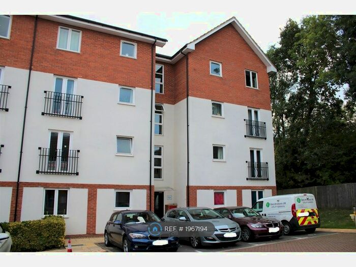 2 Bedroom Flat To Rent In Crosby Gardens, Uxbridge, UB8