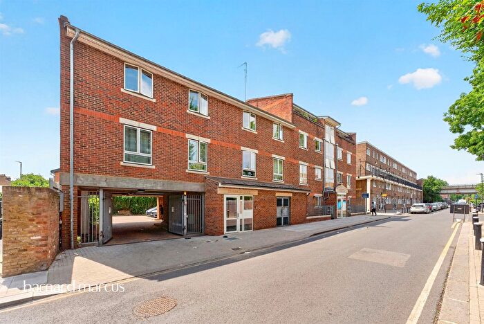 2 Bedroom Flat For Sale In Church Road, London, N17