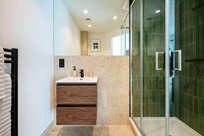 2 Bedroom Flat To Rent In Madeleine Court, North Acton, Acton, W3