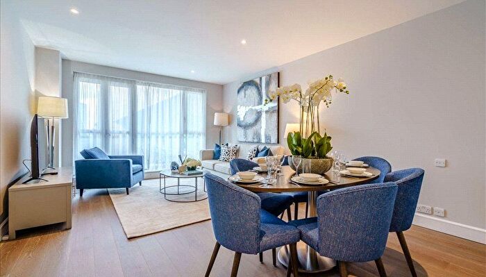 2 Bedroom Flat To Rent In Westferry Circus, Canary Wharf, London, E14