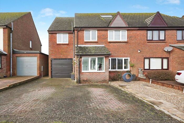 6 Bedroom Semi Detached House For Sale In Manley Close, Whitfield, Dover, Kent, CT16