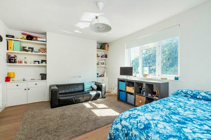 Studio To Rent In St. Mark's Grove, London, SW10