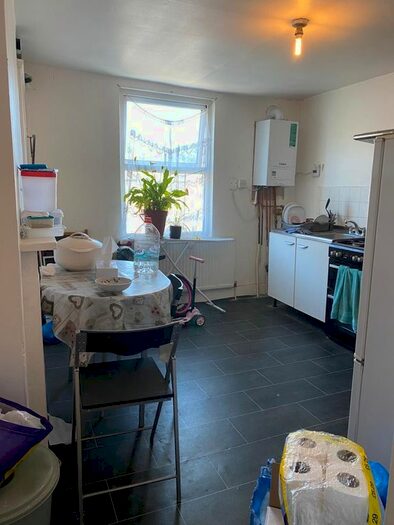 Studio To Rent In Osbaldeston Road, London, N16