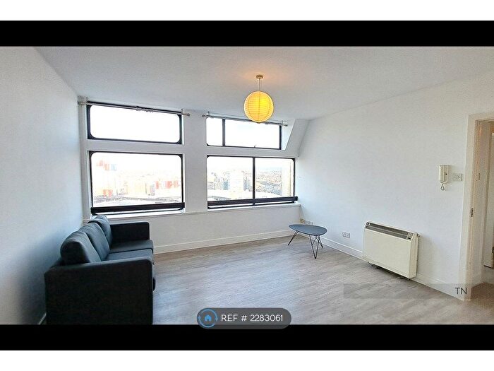 1 Bedroom Flat To Rent In City Heights, Salford, M3