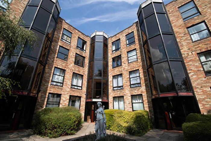 1 Bedroom Apartment To Rent In Manhattan Drive, Cambridge, CB4