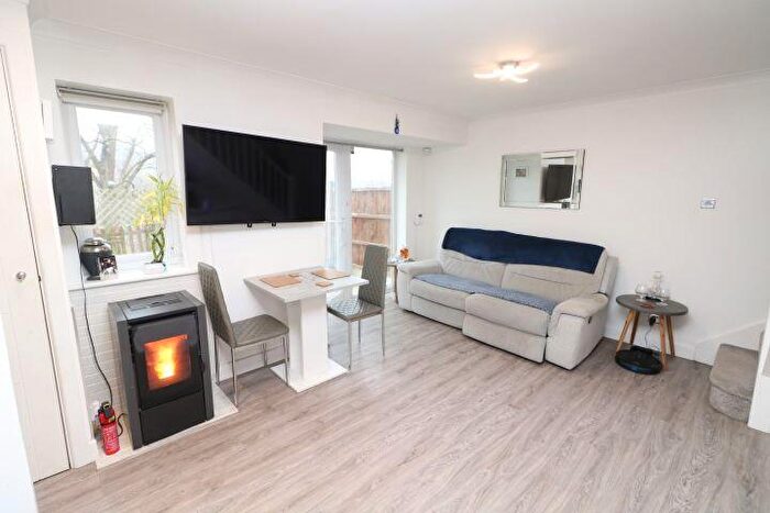1 Bedroom End Of Terrace House To Rent In Christie Close, Chatham, ME5