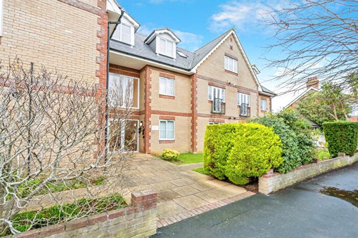 2 Bedroom Flat For Sale In Victoria Drive, Bognor Regis, PO21