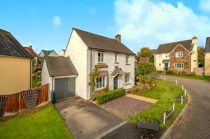 3 Bedroom Detached House For Sale In Menabilly Close, Callington, Cornwall, PL17