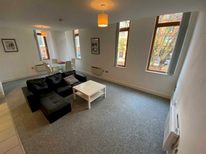 2 Bedroom Flat To Rent In Chatsworth House, Lever Street Piccadilly, Manchester, M1