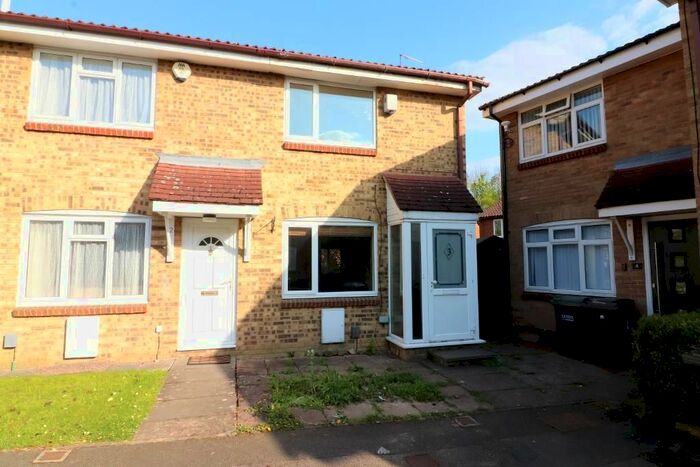 2 Bedroom End Of Terrace House To Rent In Pytchley Close, Luton, Bedfordshire, LU2