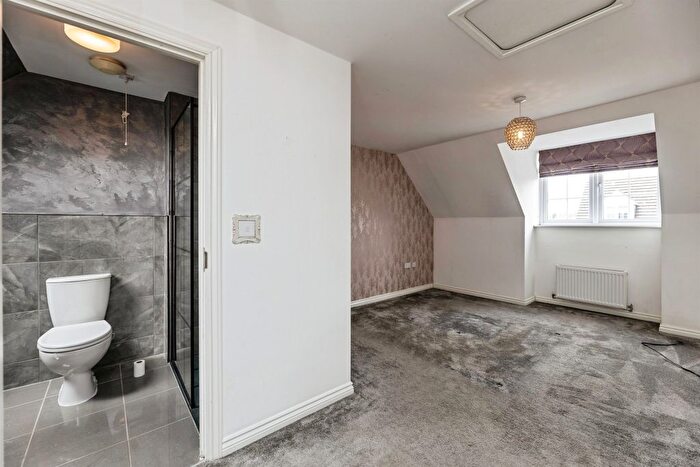 3 Bedroom Semi-Detached House For Sale In Silkstone Road, Featherstone, Pontefract, WF7