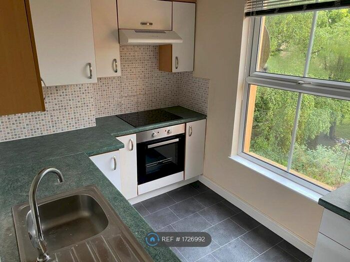 2 Bedroom Flat To Rent In Deansgate, Bolton, BL1