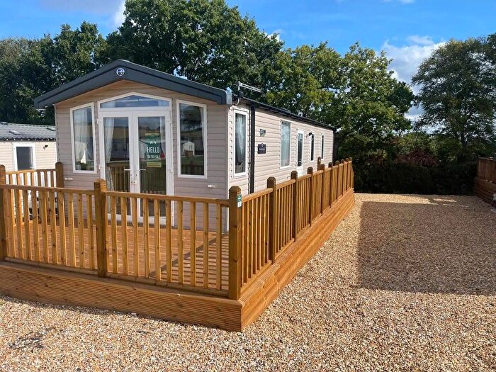 2 Bedroom Mobile/park Home For Sale In Springfield Retreat, Tedburn St Mary, Exeter, Devon, EX6