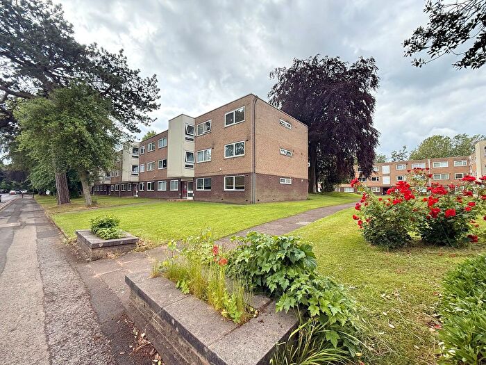 2 Bedroom Flat For Sale In Brooklands Road, Cloverley, M33