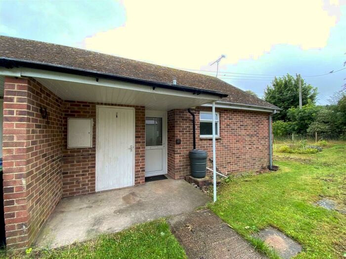 1 Bedroom Bungalow For Sale In Yatesbury, Calne, SN11