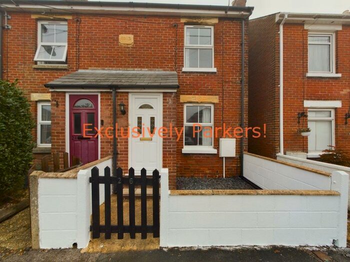 2 Bedroom Property To Rent In Fishers Road, Totton, SO40