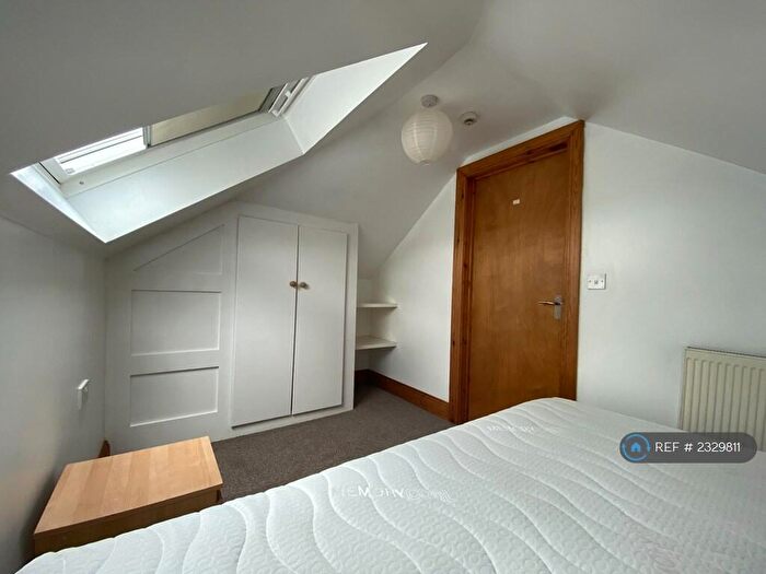 2 Bedroom Flat To Rent In Pantygwydr Road, Uplands, Swansea, SA2