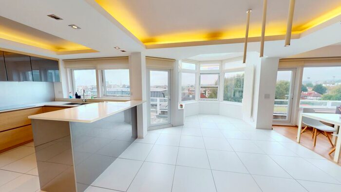 4 Bedroom Flat To Rent In Somerhill Road, Hove, BN3