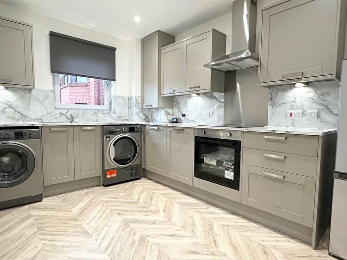 3 Bedroom Flat To Rent In Mote Hill, Hamilton, ML3