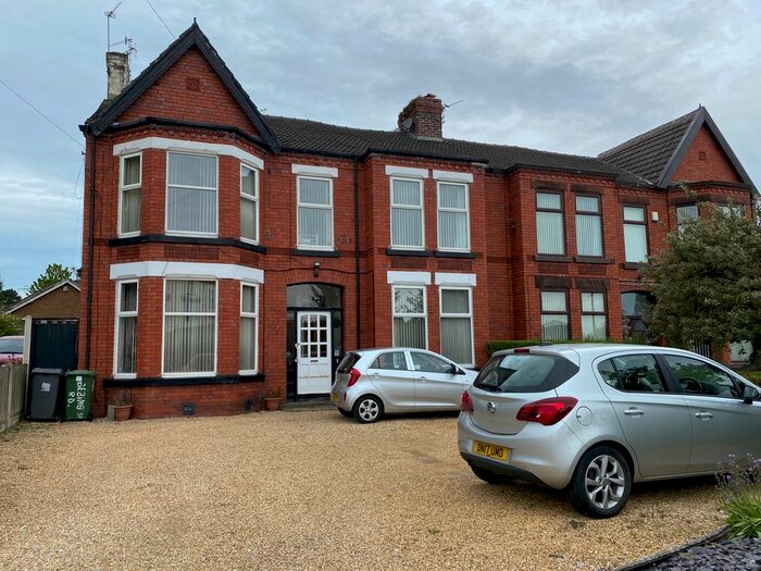 3 Bedroom Flat To Rent In Bebington Road, Tranmere, Birkenhead, CH42