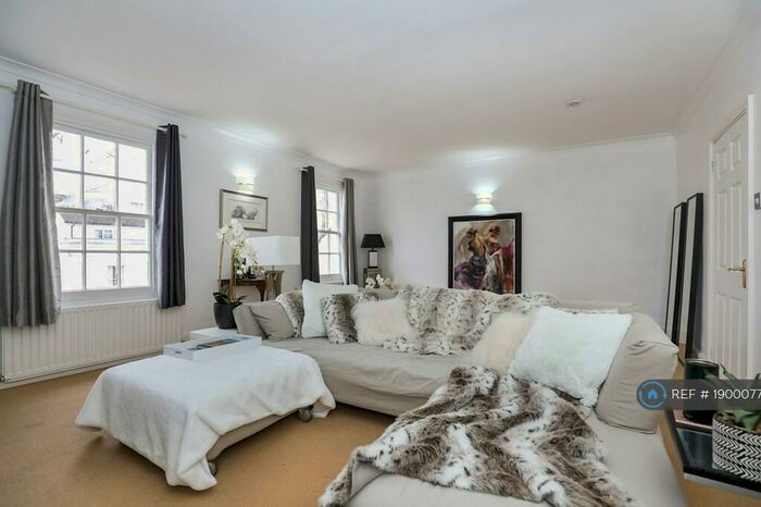 2 Bedroom Flat To Rent In Portland Street, Leamington Spa, CV32