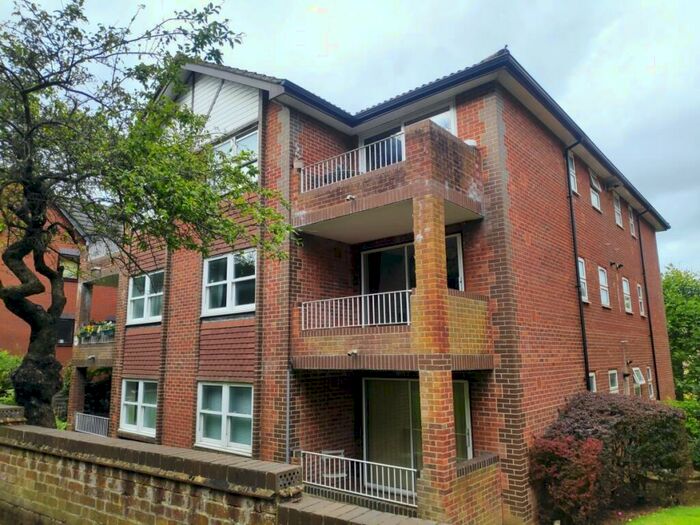 1 Bedroom Flat To Rent In Elm Road, Redhill, RH1