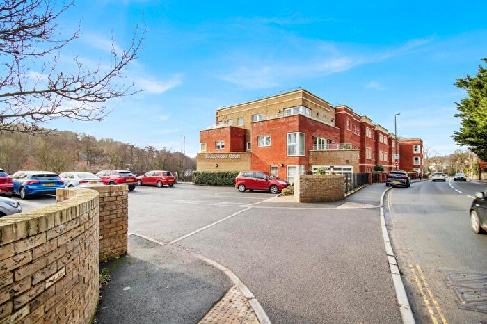 1 Bedroom Apartment For Sale In Cainscross Road, Stroud, Gloucestershire, GL5