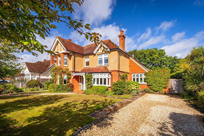 5 Bedroom Detached House For Sale In Avenue Road, Cranleigh, GU6
