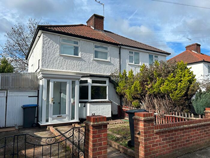 3 Bedroom Semi Detached House To Rent In Malvern Road, Enfield, EN3