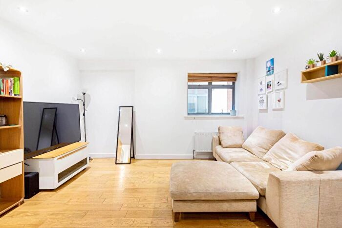 1 Bedroom Apartment To Rent In Curtain Road, Shoreditch Triangle, EC2A