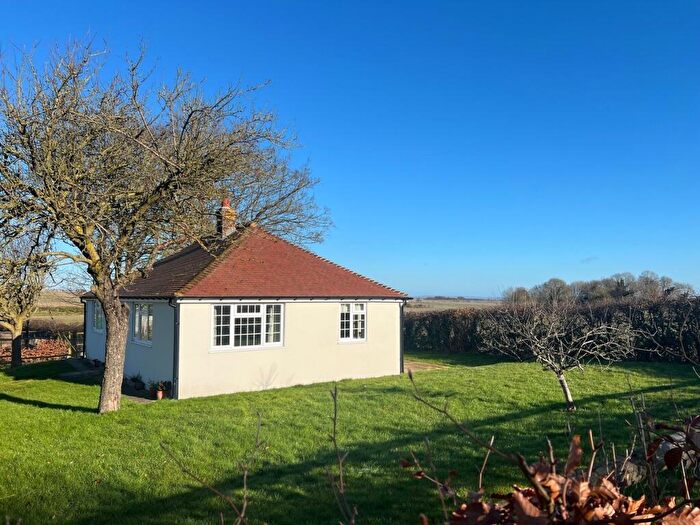 2 Bedroom Bungalow To Rent In Manor Road, Wantage, OX12