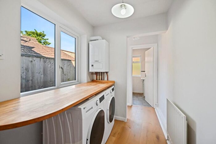 2 Bedroom End Of Terrace House For Sale In Carberry Road, Crystal Palace, London, SE19