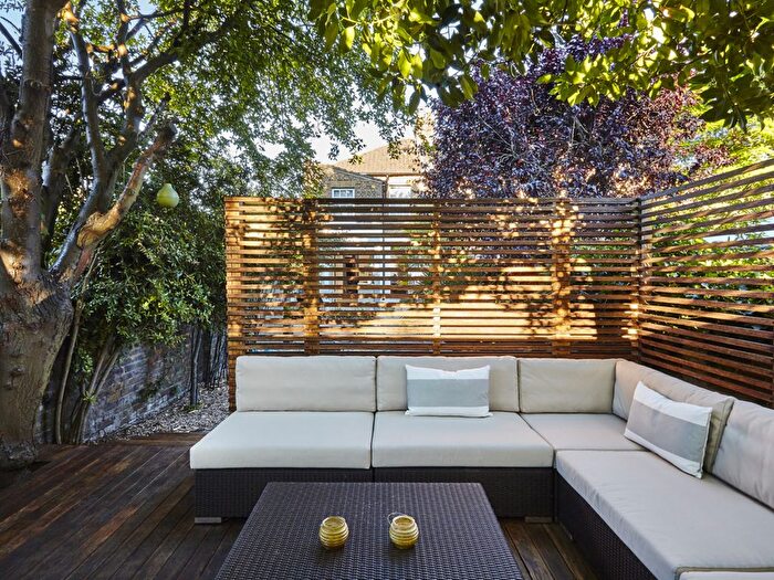 2 Bedroom End Terrace House To Rent In St. Marks Place, Windsor, SL4