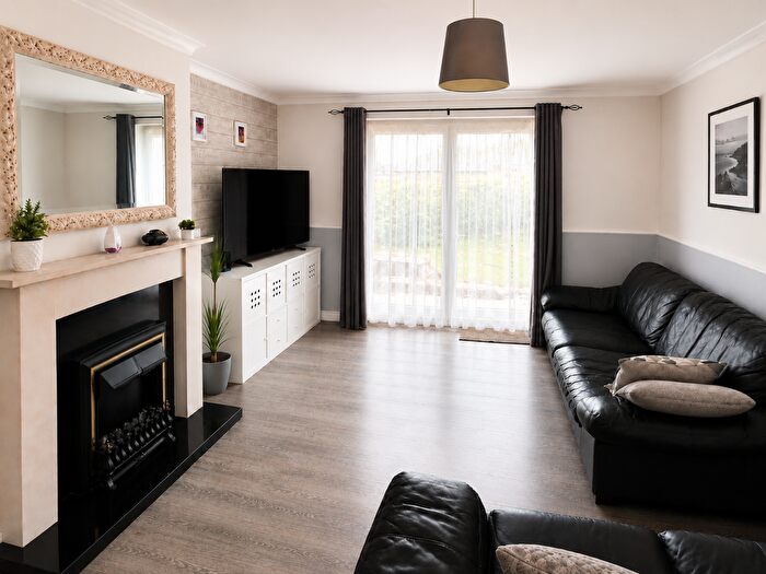 Studio To Rent In Whitefields Road, Cheshunt, Waltham Cross, Hertfordshire, EN8