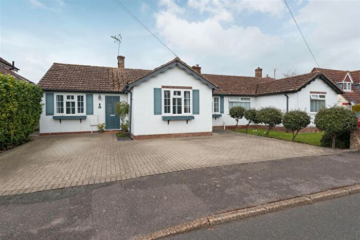 4 Bedroom Bungalow For Sale In Orchard Close, Littlebourne, CT3